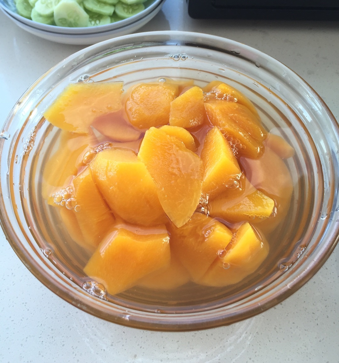 黄桃罐头的做法 步骤3