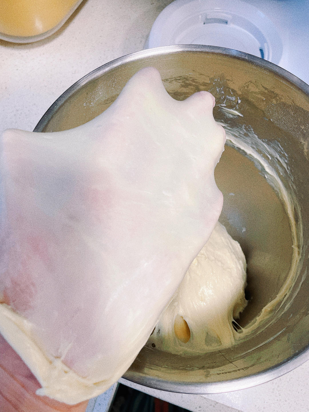 奶呼呼的厚炼乳吐司