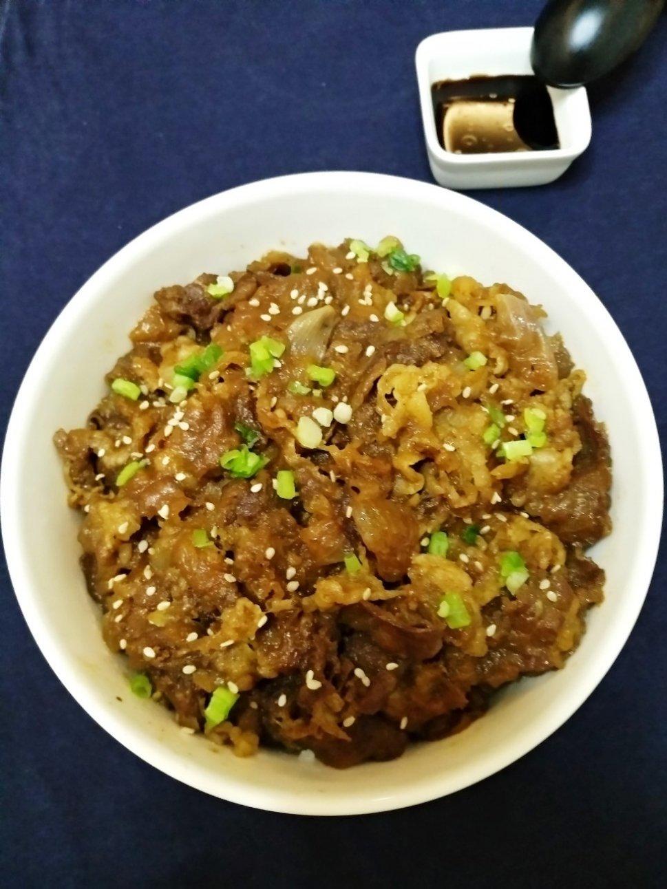 中式温泉牛丼饭