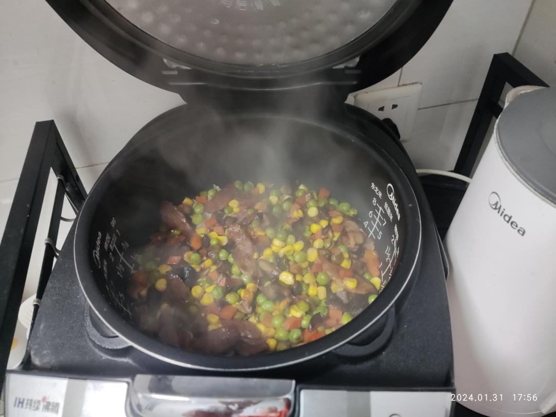 懒人必备～电饭煲腊肠焖饭