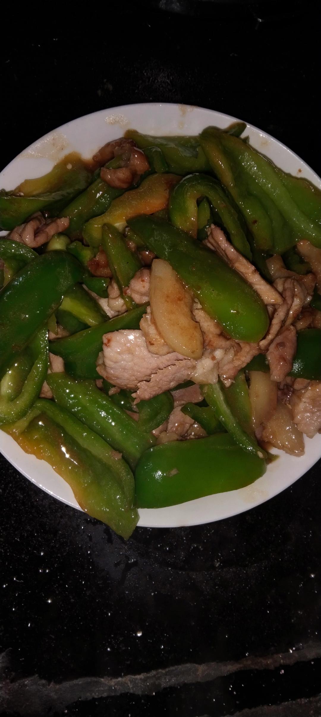 下饭神器👉青椒炒肉