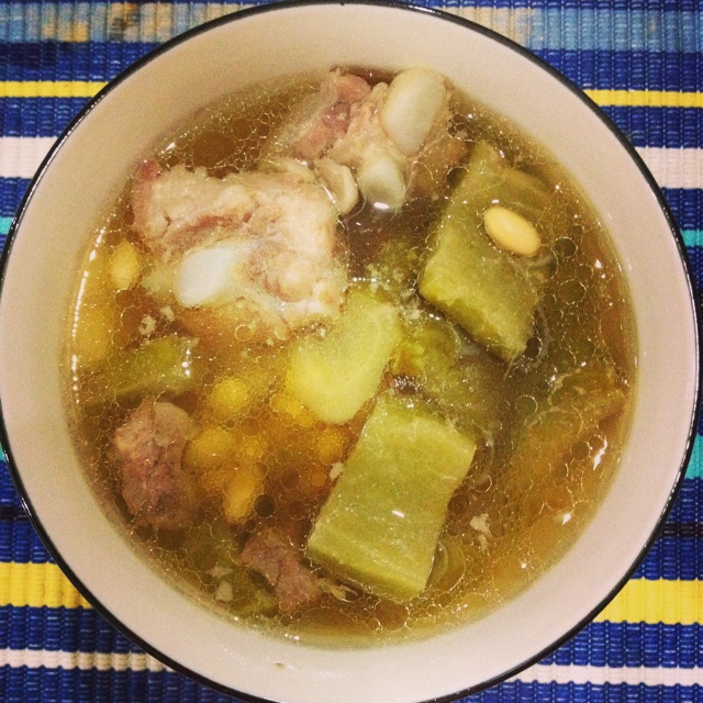 黄豆苦瓜排骨汤
