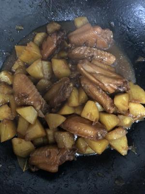 红烧鸡翅土豆🥔的做法 步骤6