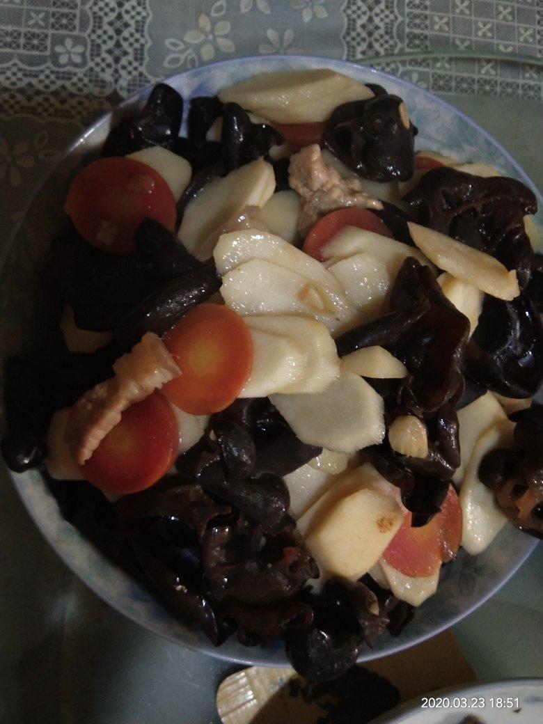 黑木耳胡萝卜肉片炒山药