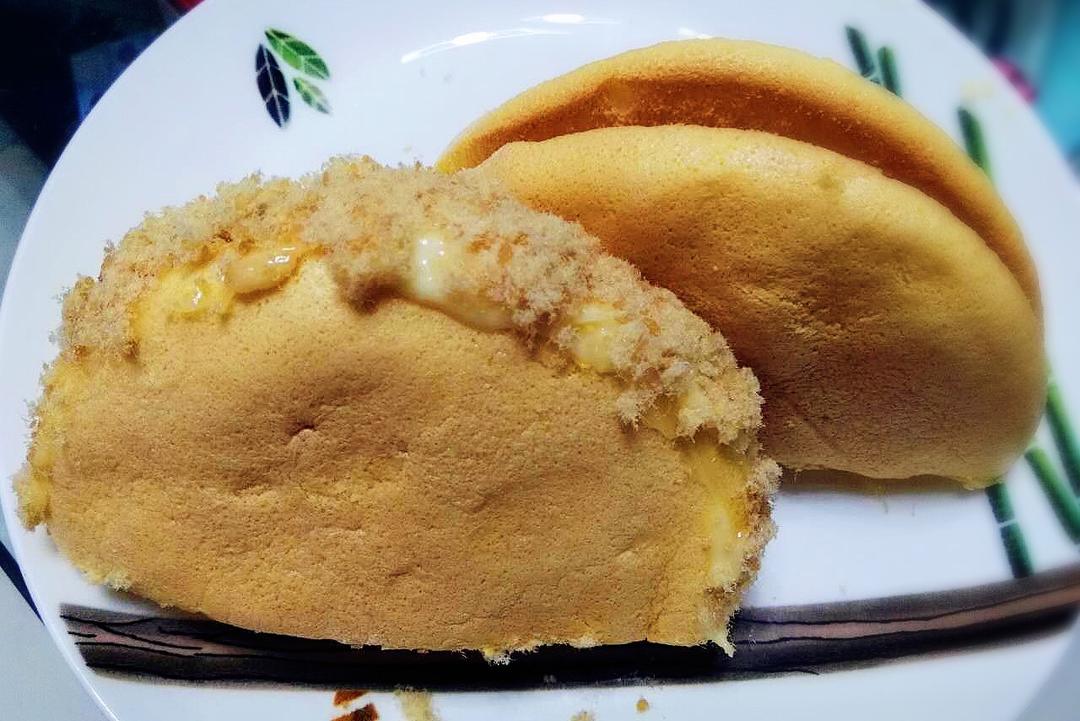 竹子格格做的肉松元宝蛋糕