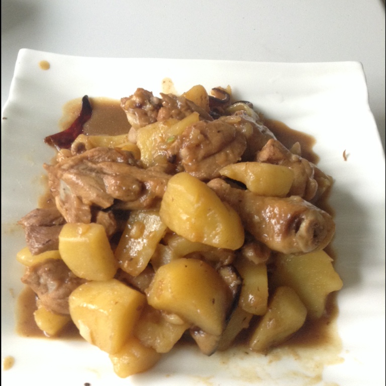 土豆炖鸡块
