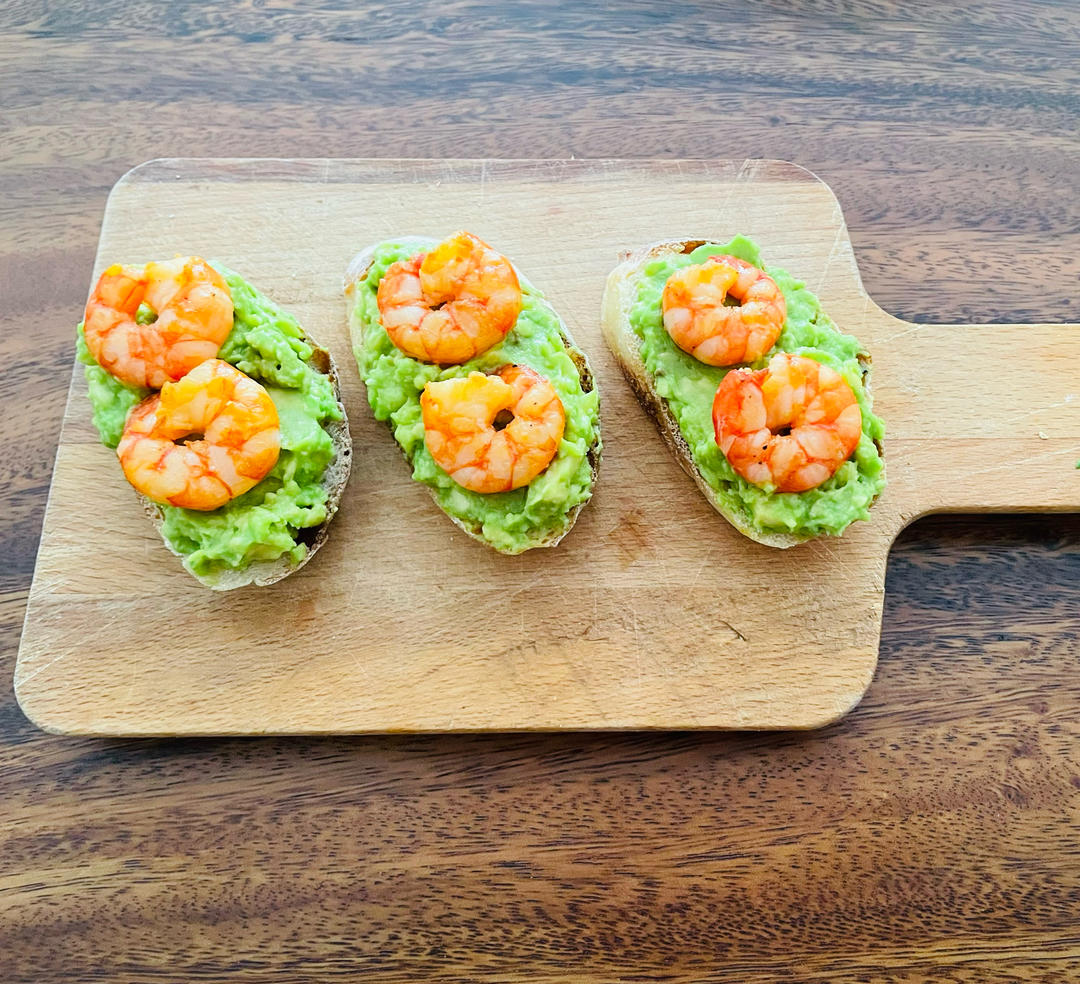 牛油果虾仁法棍的做法