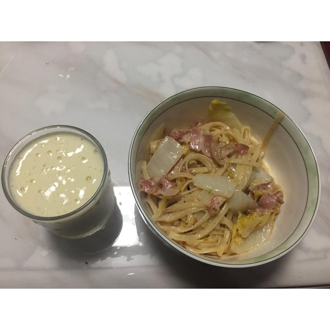 奶油培根意大利面