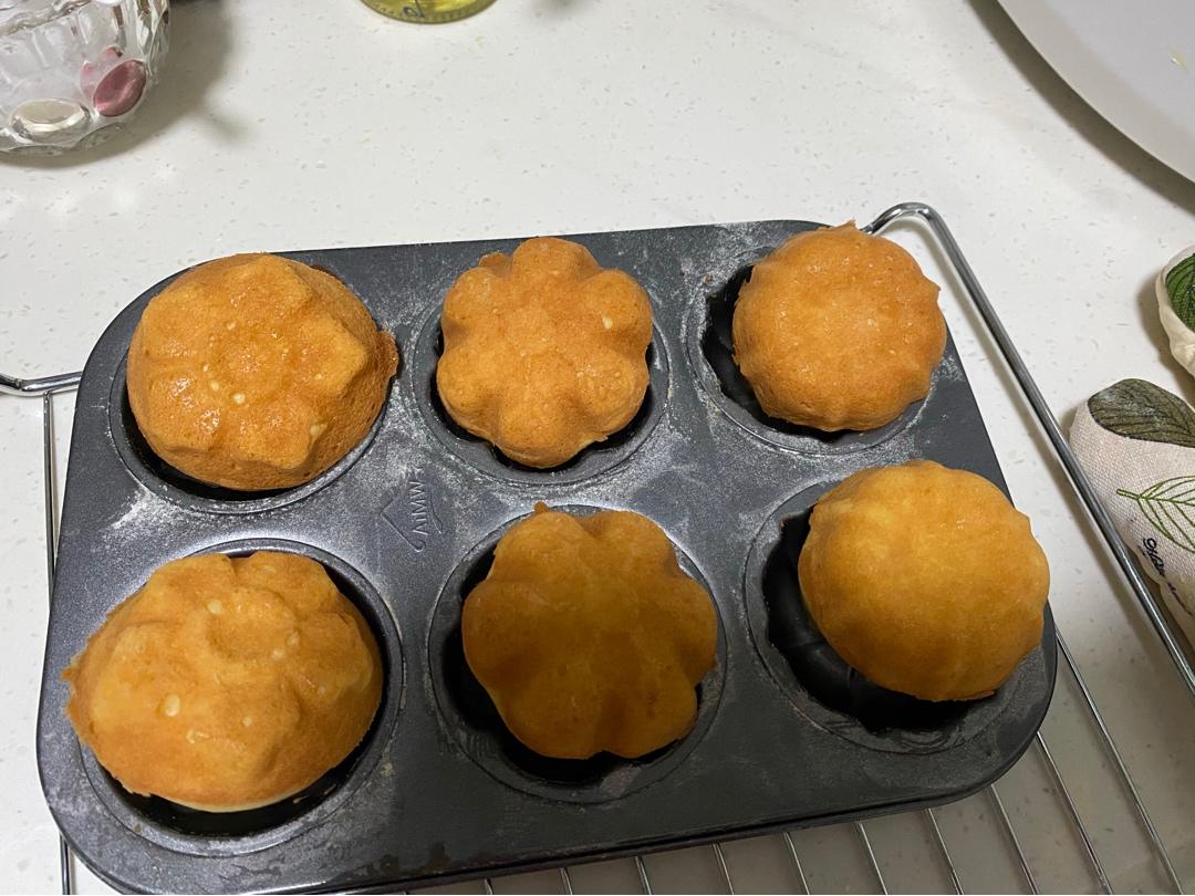 焦香酥软的柠檬玛德琳蛋糕