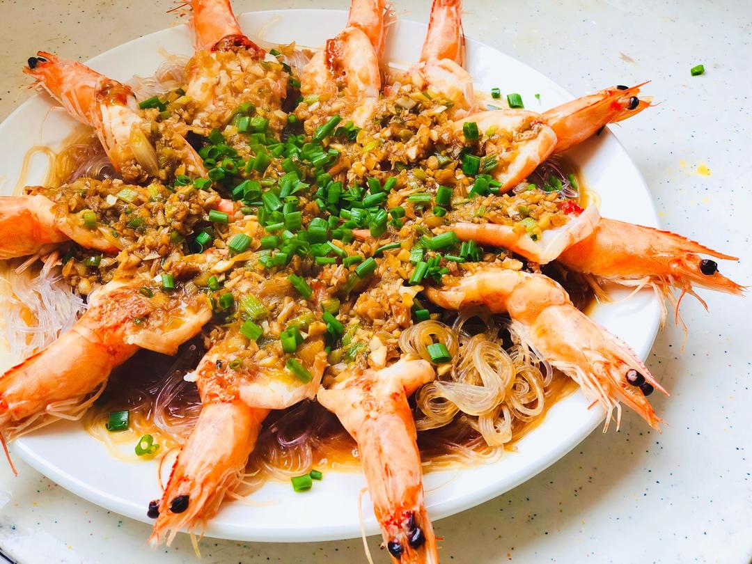 邹邹18做的蒜蓉粉丝蒸虾