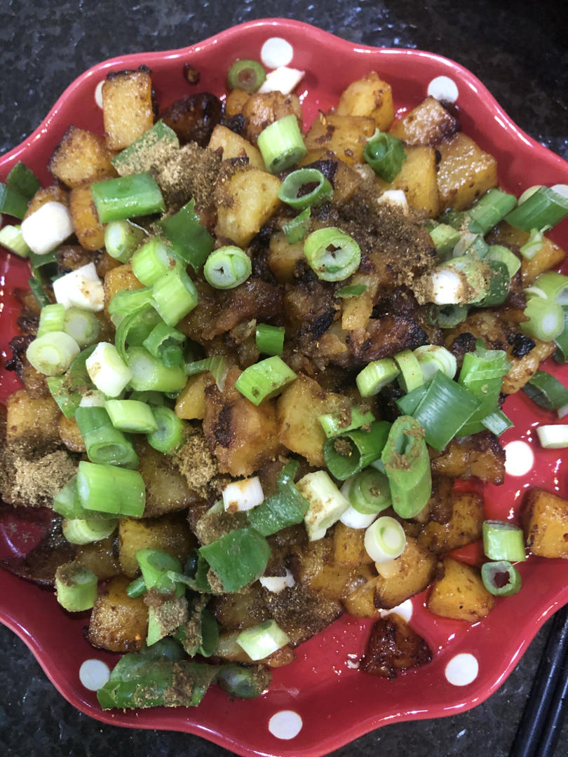 秒杀路边摊！香气扑鼻的【香辣孜然土豆】