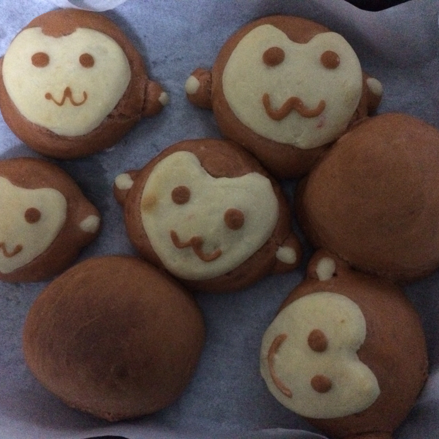 萌猴挤挤小馒头