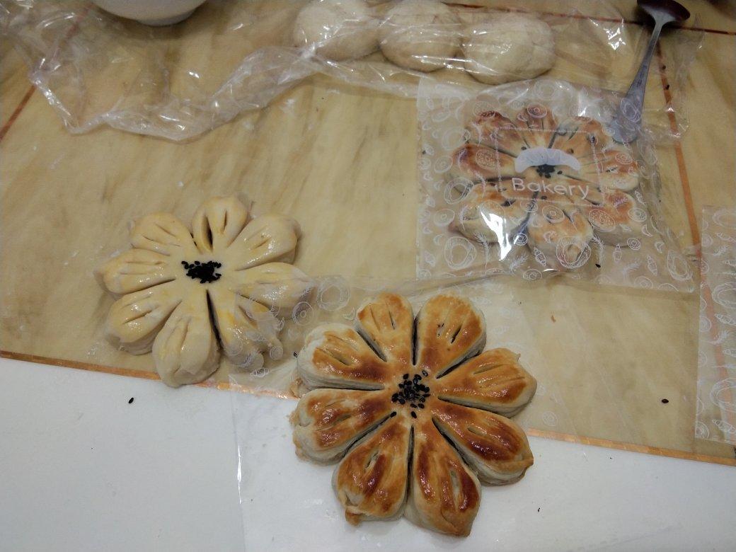 中式酥点（豆沙酥、菊花酥、葵花酥）