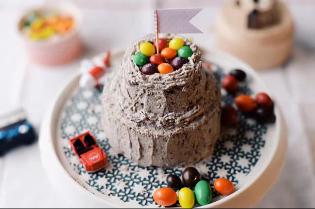 奥利奥咸奶油草莓蛋糕