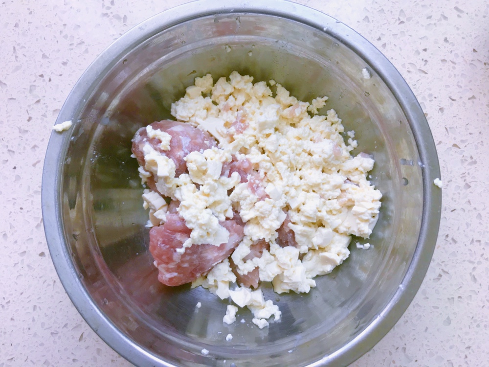 豆腐丸子汤—超级软嫩宝宝最爱的做法 步骤1