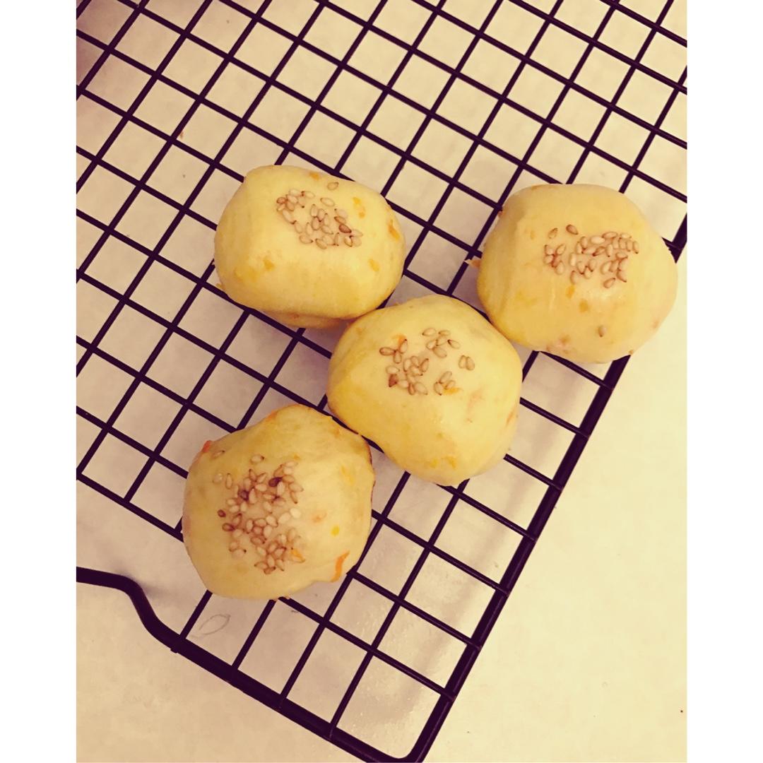 胡萝卜奶油小面包