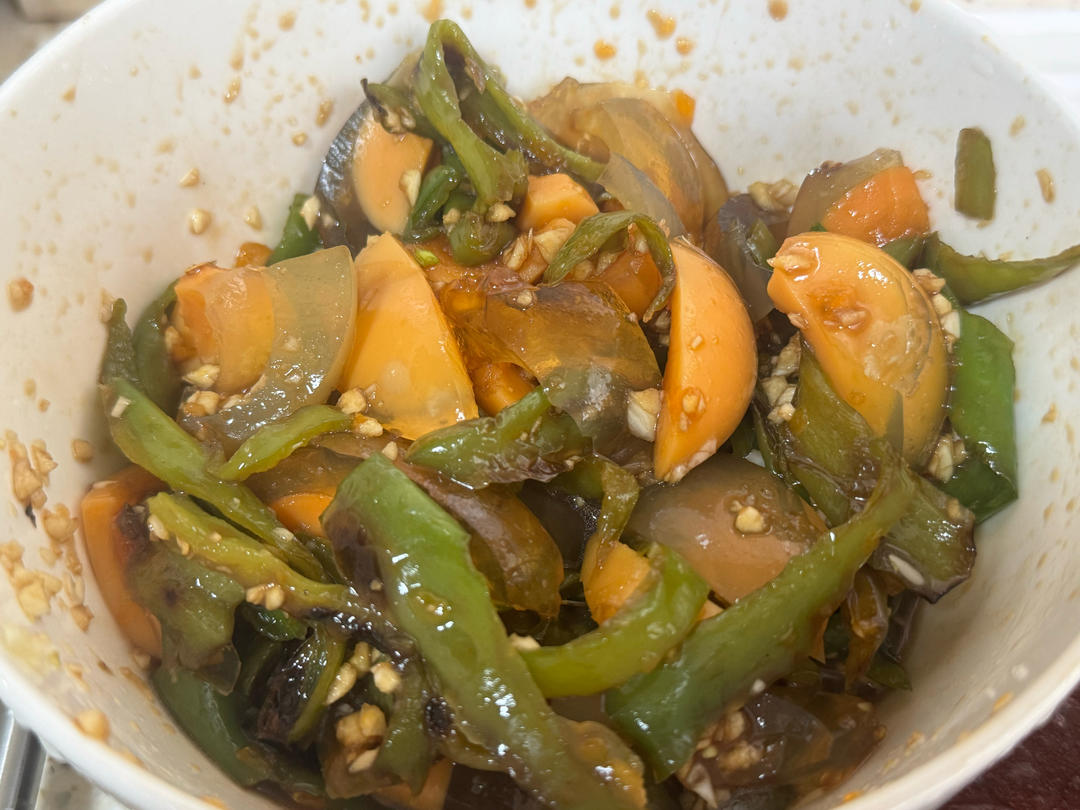 不用擂的烧椒皮蛋