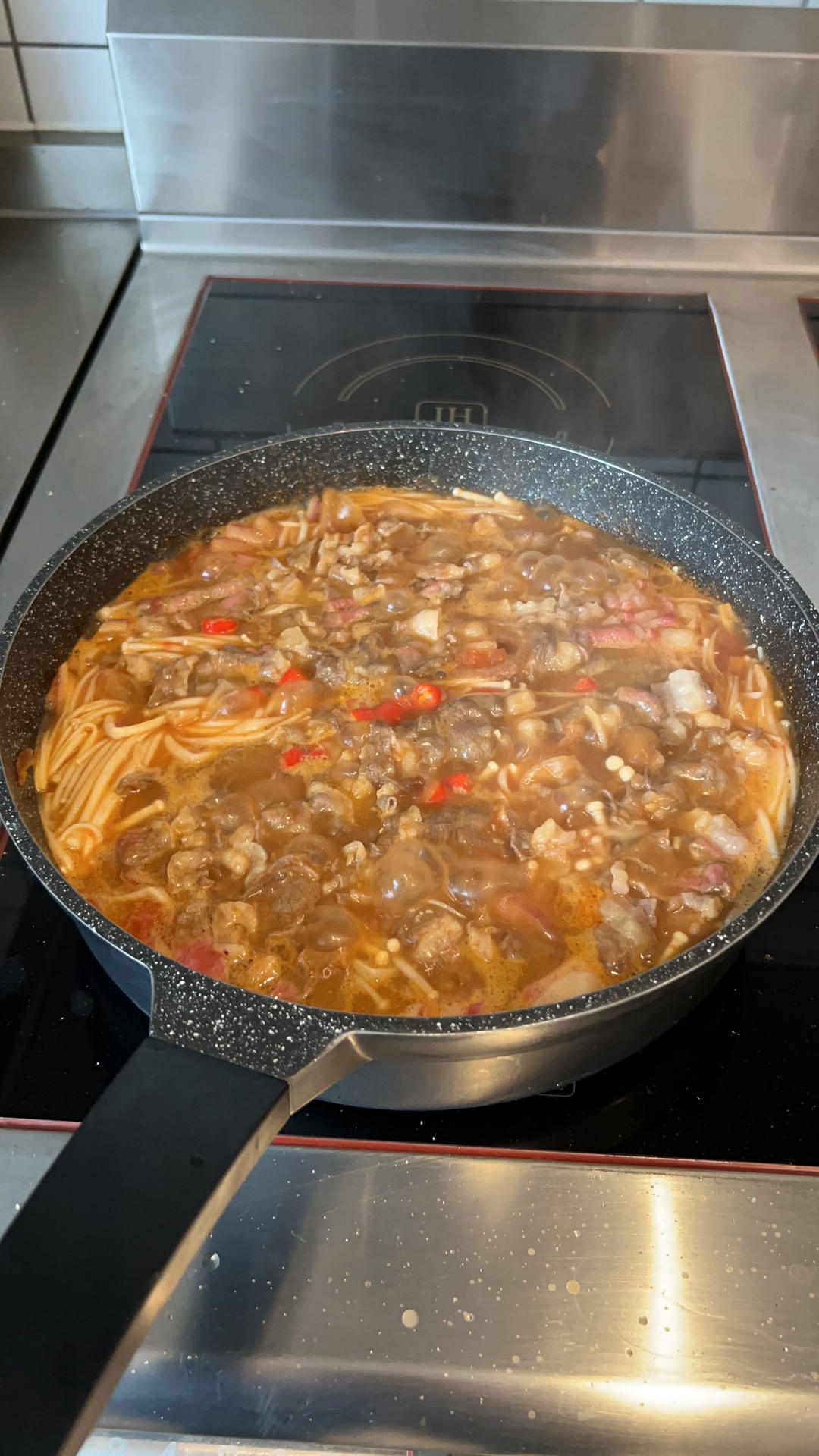 金针菇番茄肥牛卷