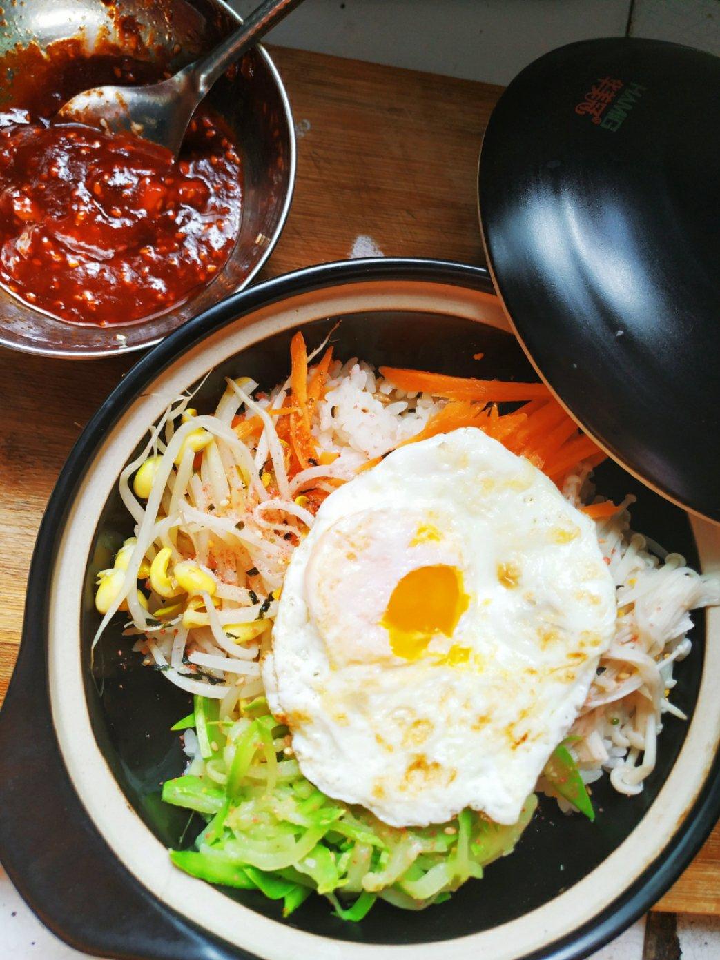 搬来一个很赞的韩式拌饭的方子