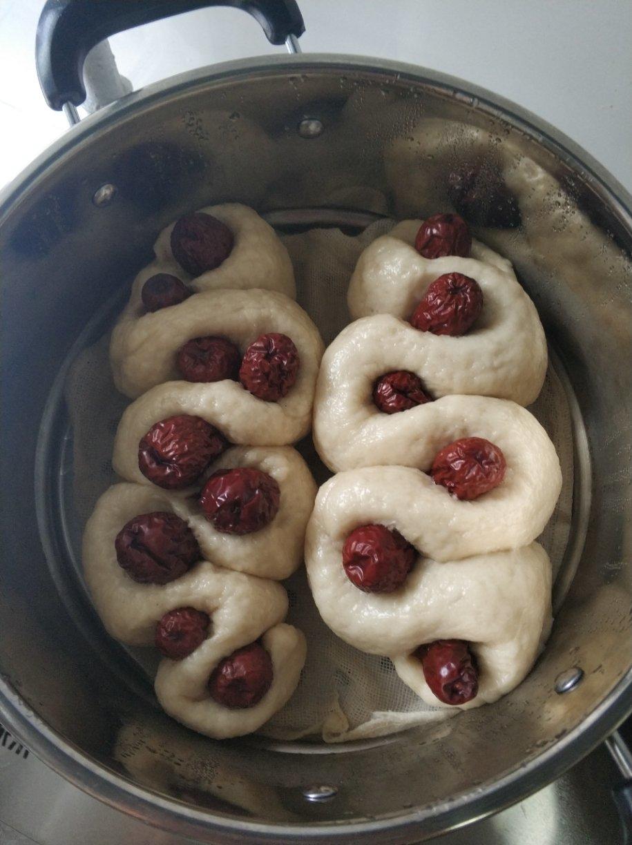 简单省力好看又喜庆的大枣馒头