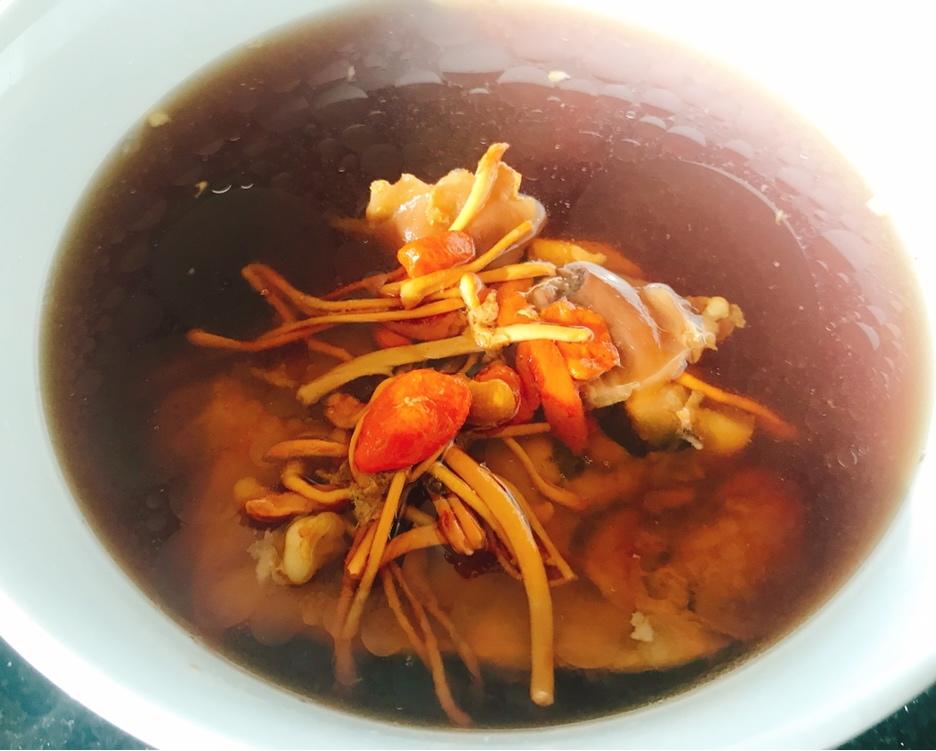 虫草花乌鸡汤