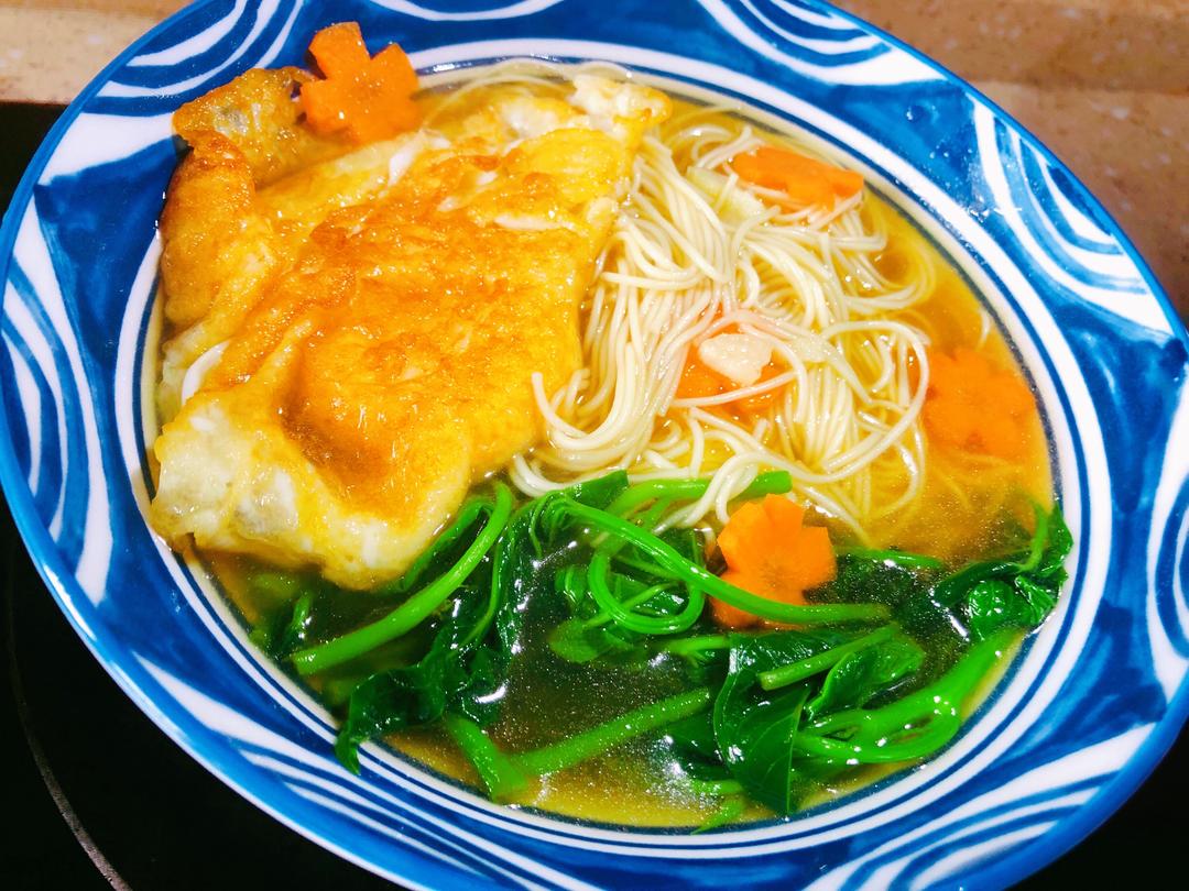 【宿舍早餐—荷包蛋青菜面的做法步骤图】厨娘_mary姐_下厨房