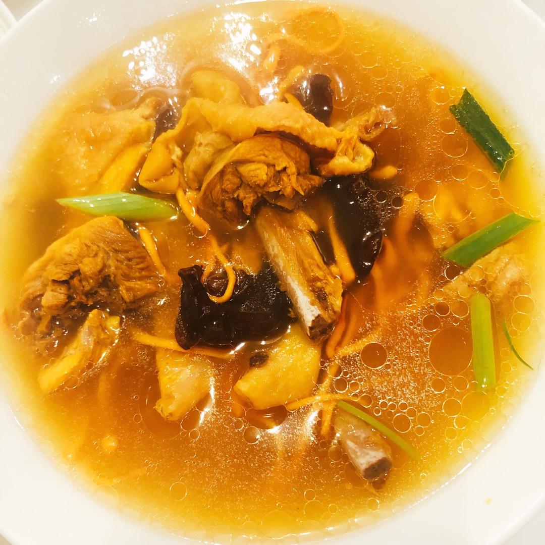虫草花煲鸡汤