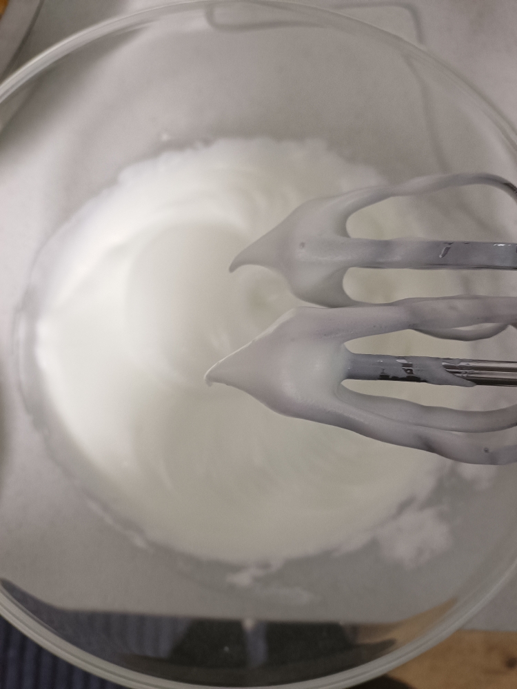 低卡❗无油无糖肉松蛋糕卷的做法 步骤3