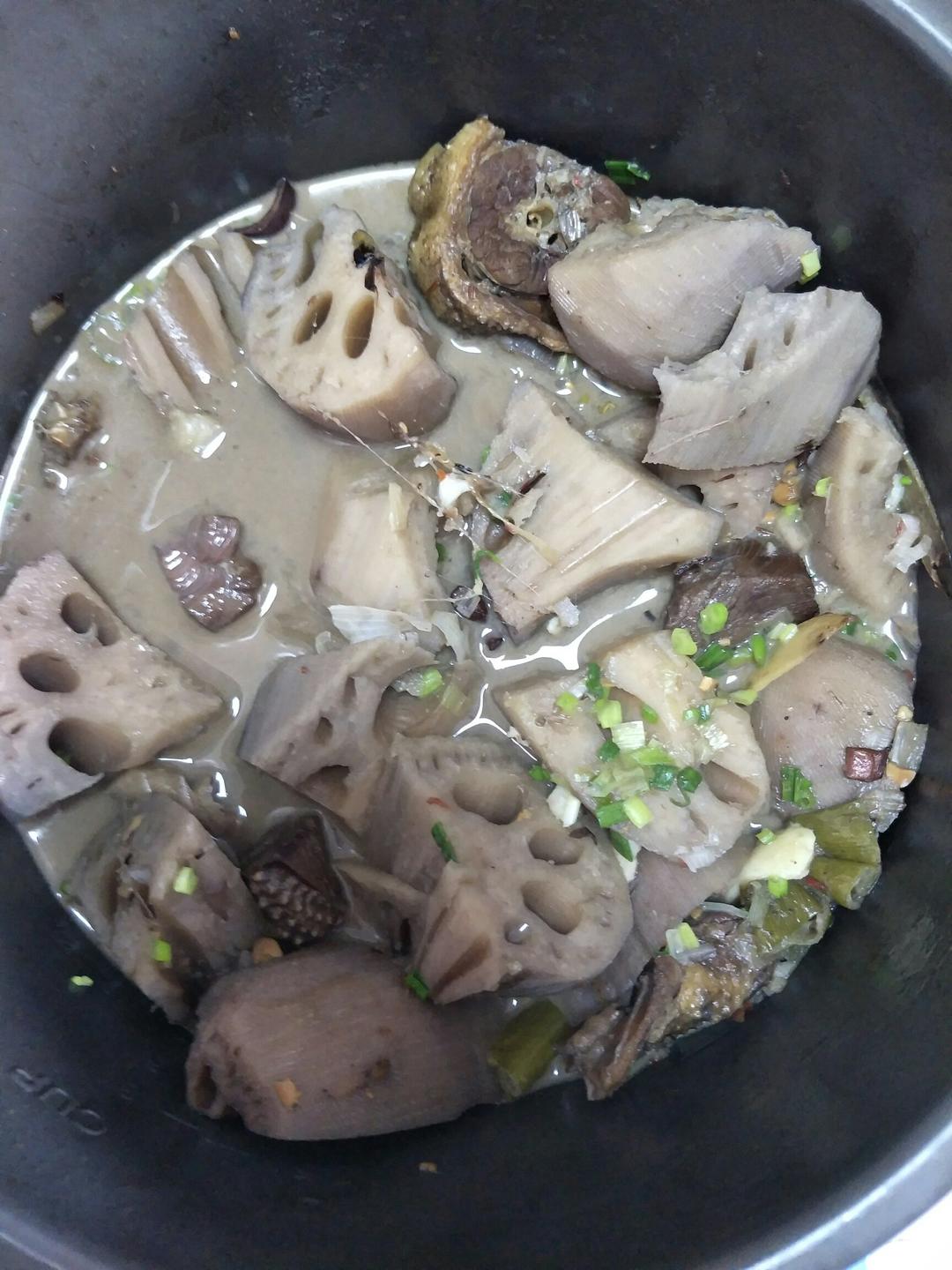 腊鸭焖藕