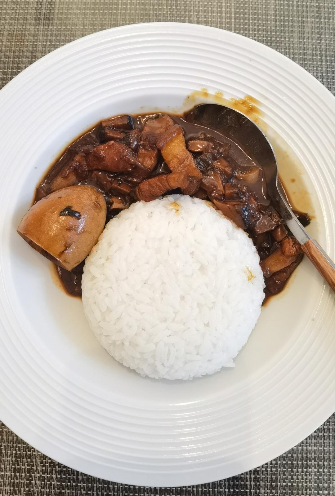 台式卤肉饭~