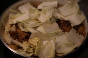 土豆红烧肉炖白菜的做法 步骤7