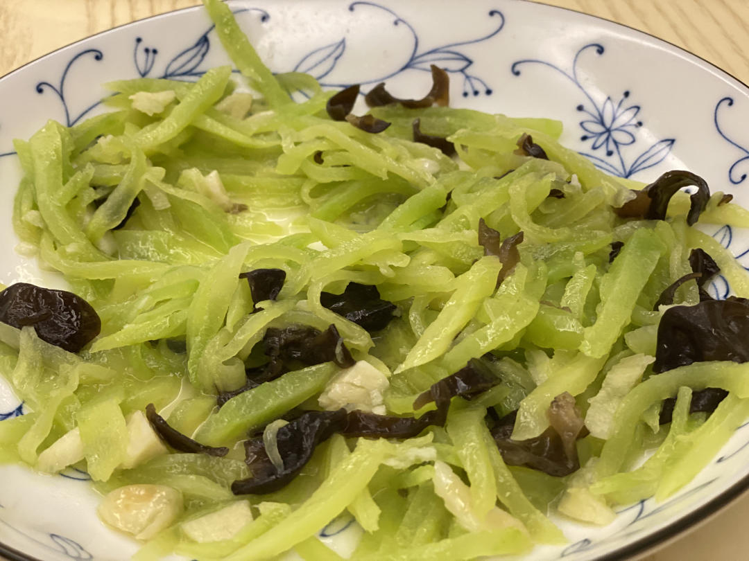 清炒莴笋丝