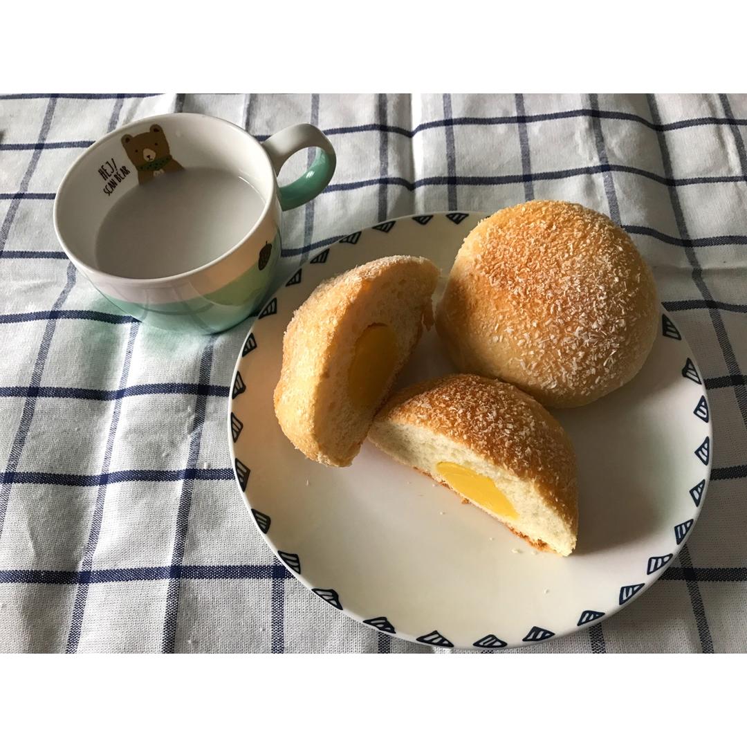 椰蓉奶酥小餐包