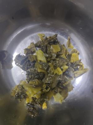 酸菜小炒牛肉的做法 步骤3