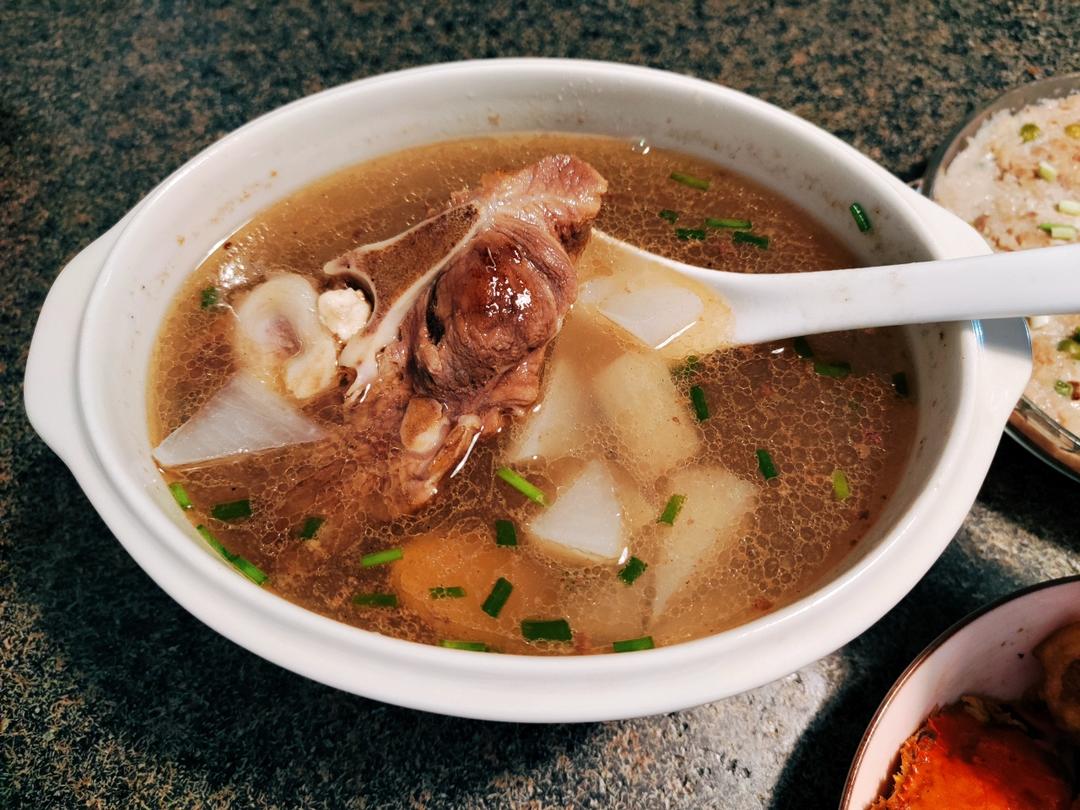 牛脊骨萝卜汤（高压锅超简单懒人必备）