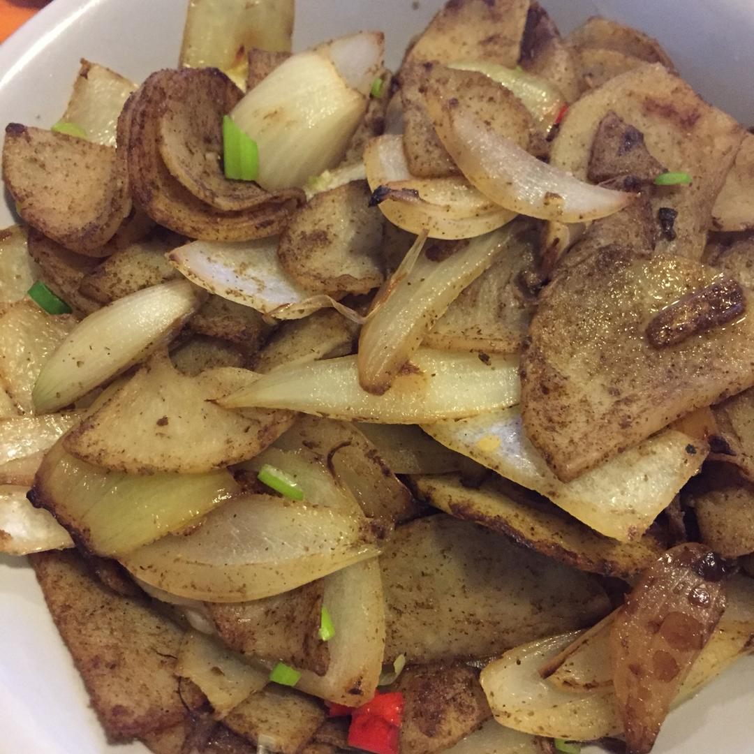 边吃边流泪的「孜然土豆片」