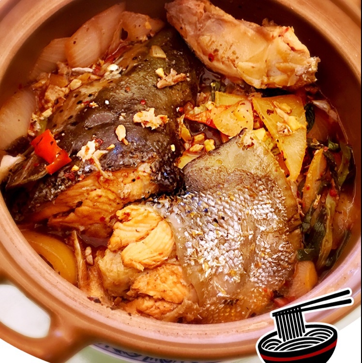 砂锅焗三文鱼头