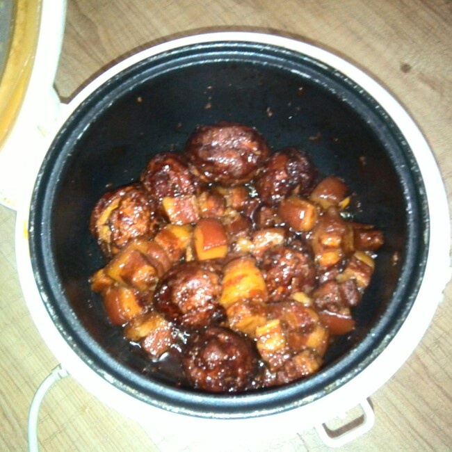 电饭煲版虎皮蛋红烧肉