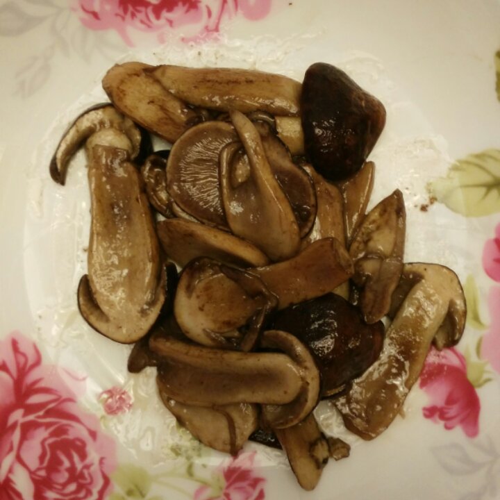 黄油煎姬松茸