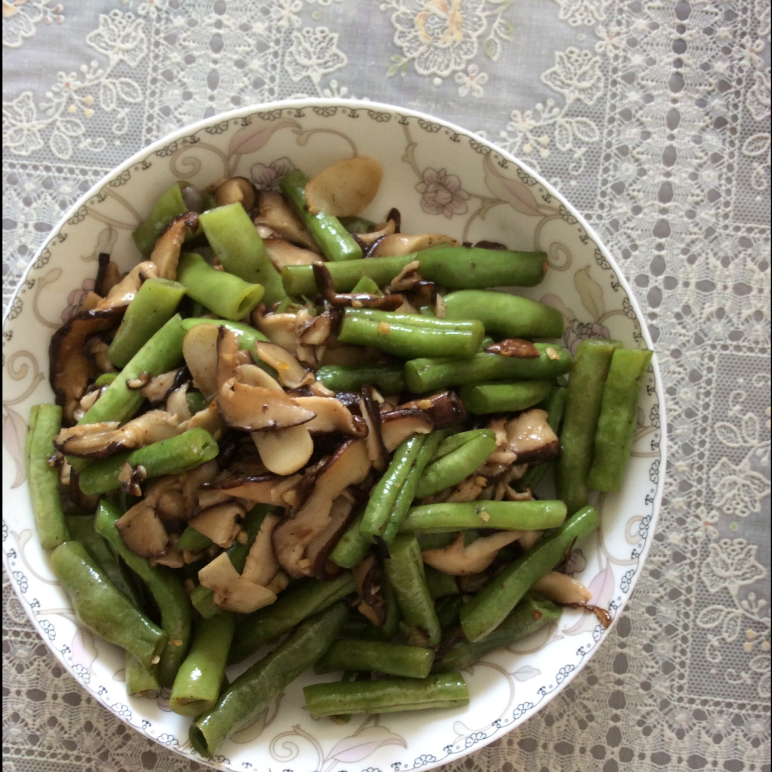 荷兰豆炒香菇