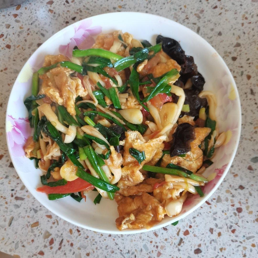 素菜：鸡蛋炒白玉菇木耳