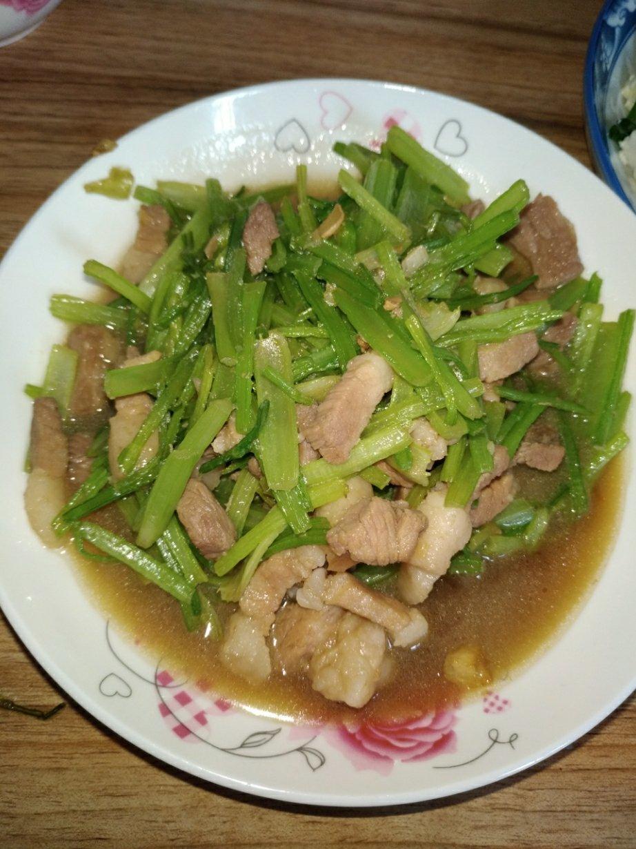 芹菜炒肉