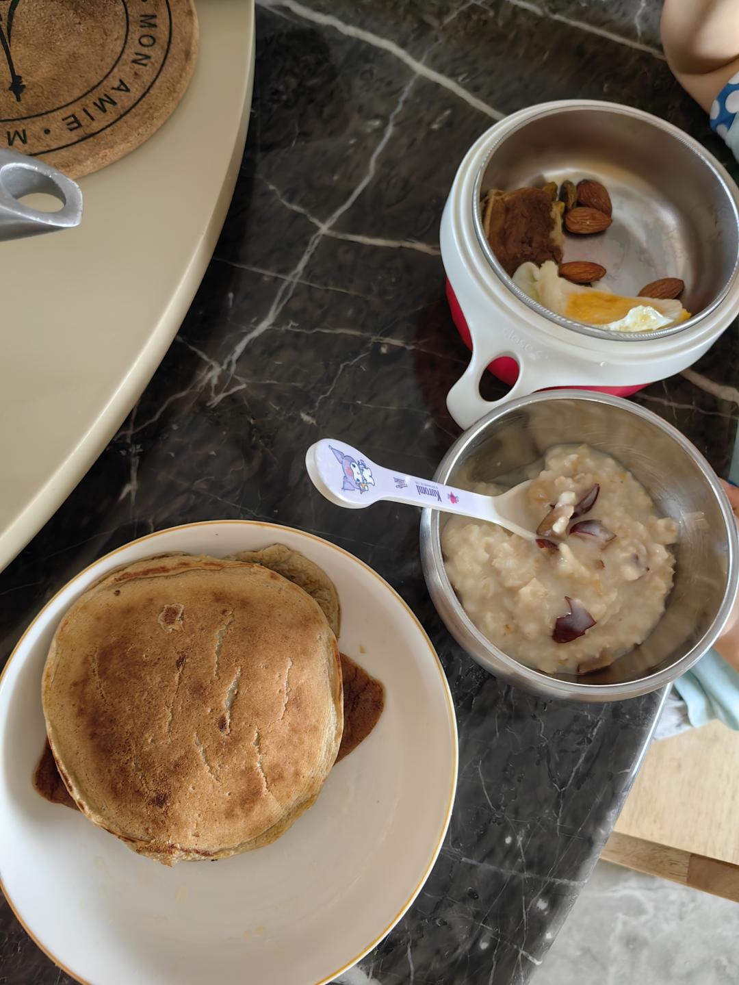 一个搅拌机搞定的燕麦香蕉松饼