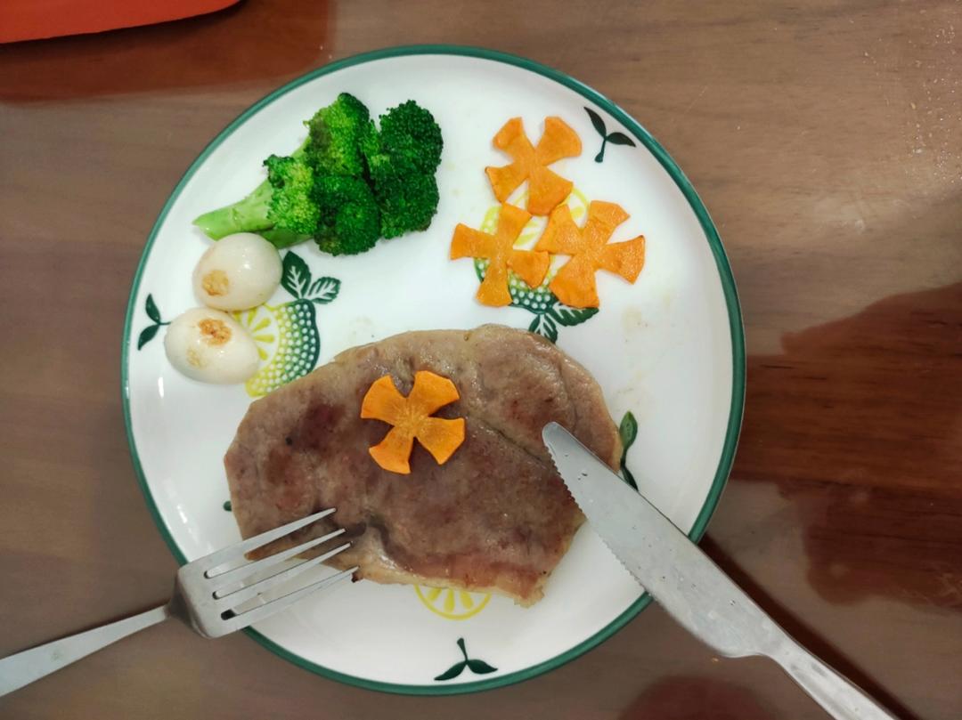 一定要这样煎牛排才鲜嫩多汁！煎牛排必收藏tips！