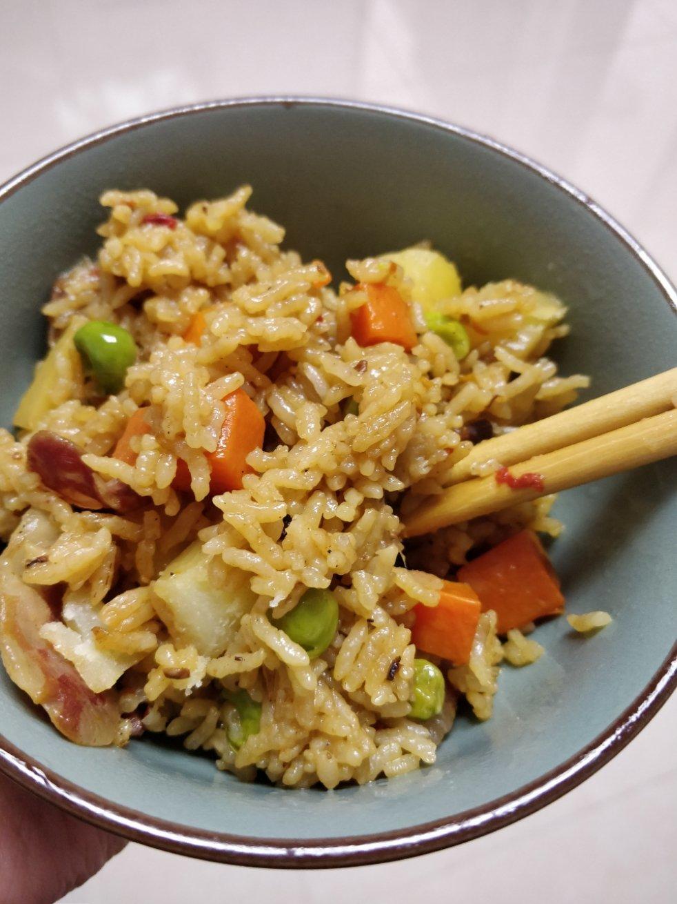 香肠土豆焖饭【一人也要吃好版】