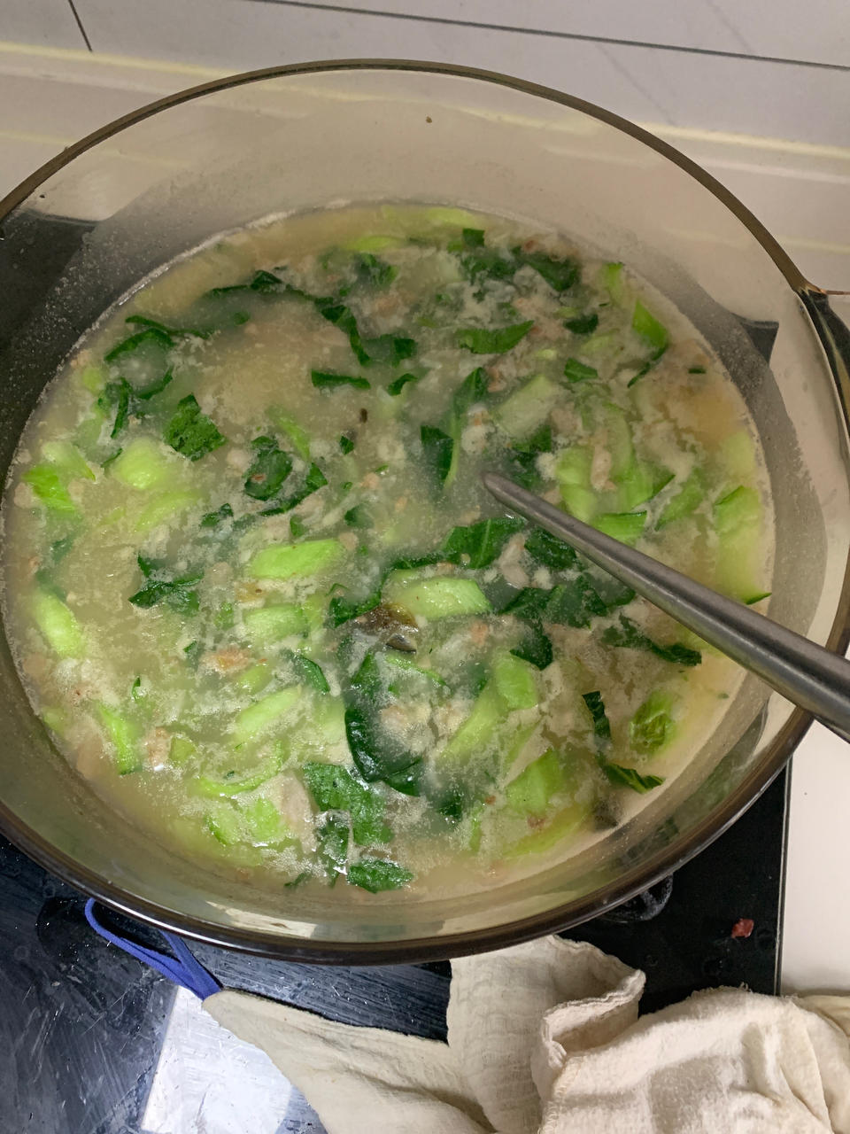 妈妈👩教我做的皮蛋瘦肉粥🥣简单快捷美味😋