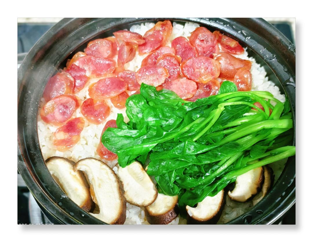 广式腊味煲仔饭