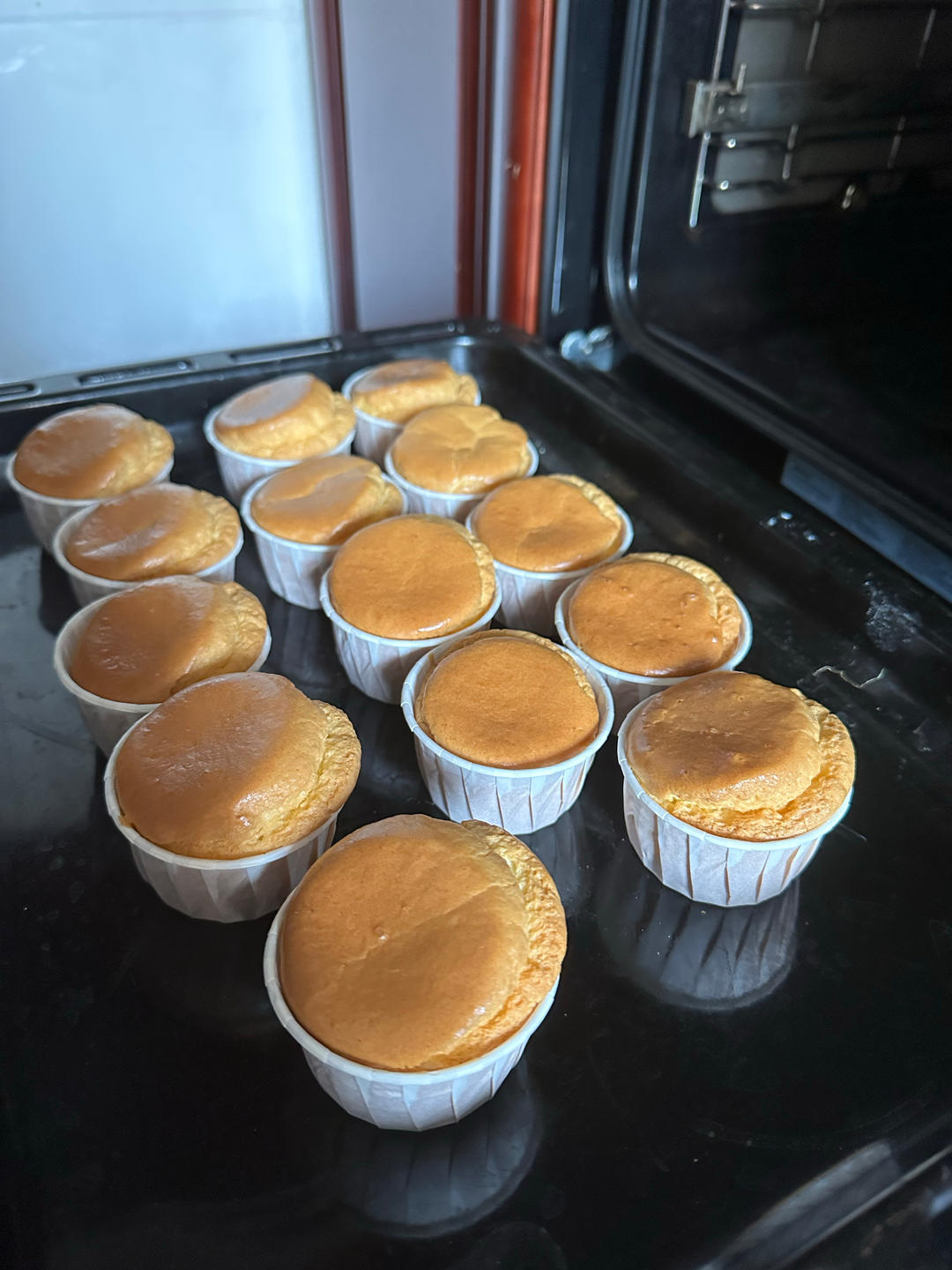 戚风小纸杯蛋糕