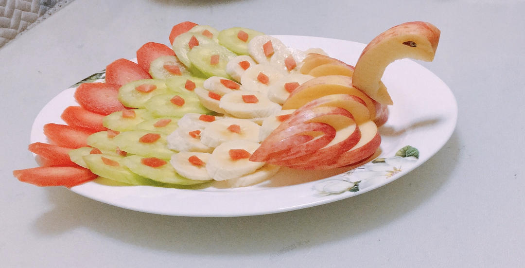 快乐大芋圆做的凤凰造型水果拼盘 孔雀拼盘