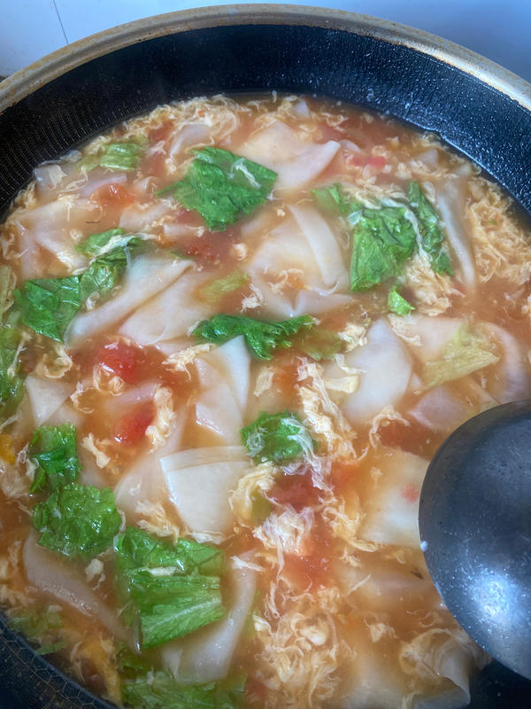 五分钟搞定的西红柿🍅面片汤（饺子皮版）